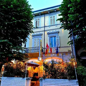Hotel Tahiti, Viareggio